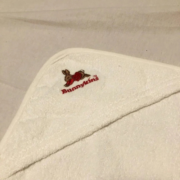 Royal Doulton Bunnykins Baby  Hooded Towel - Picture 7 of 16